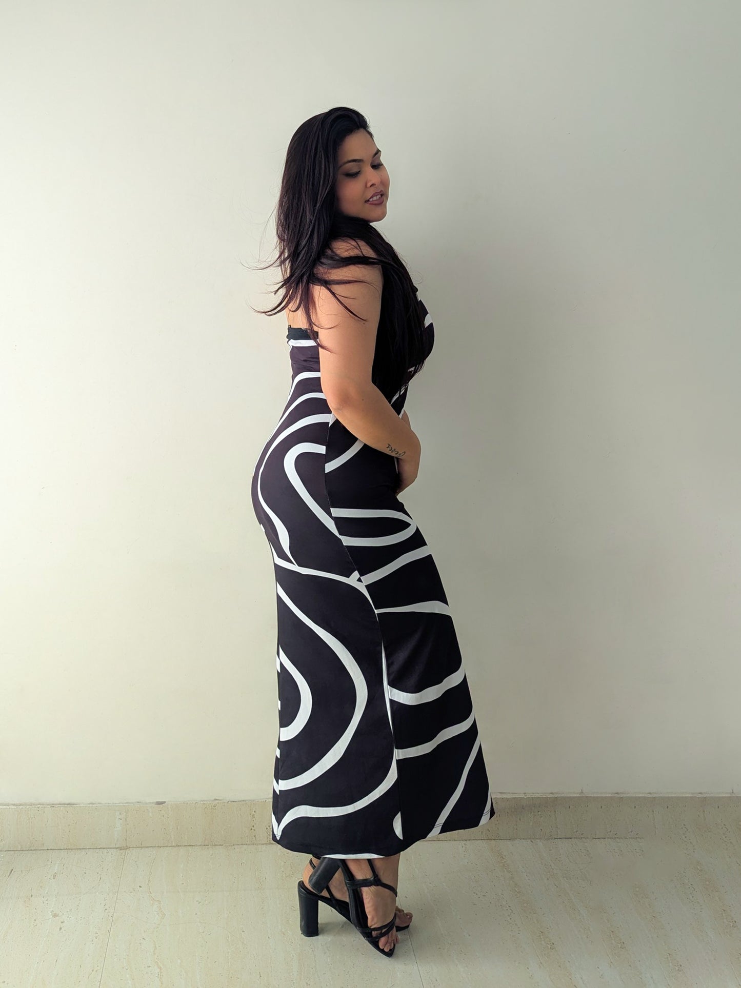 Cheekee Noir Wave Strapless Maxi Dress ๐ค๐ค